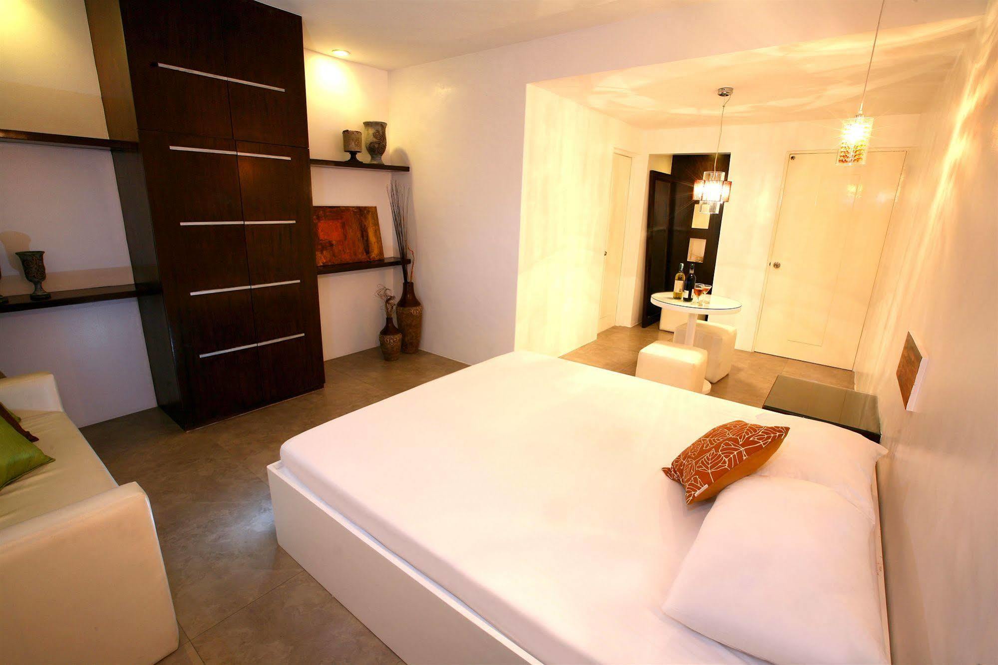 Мотель Victoria Court San Fernando Экстерьер фото