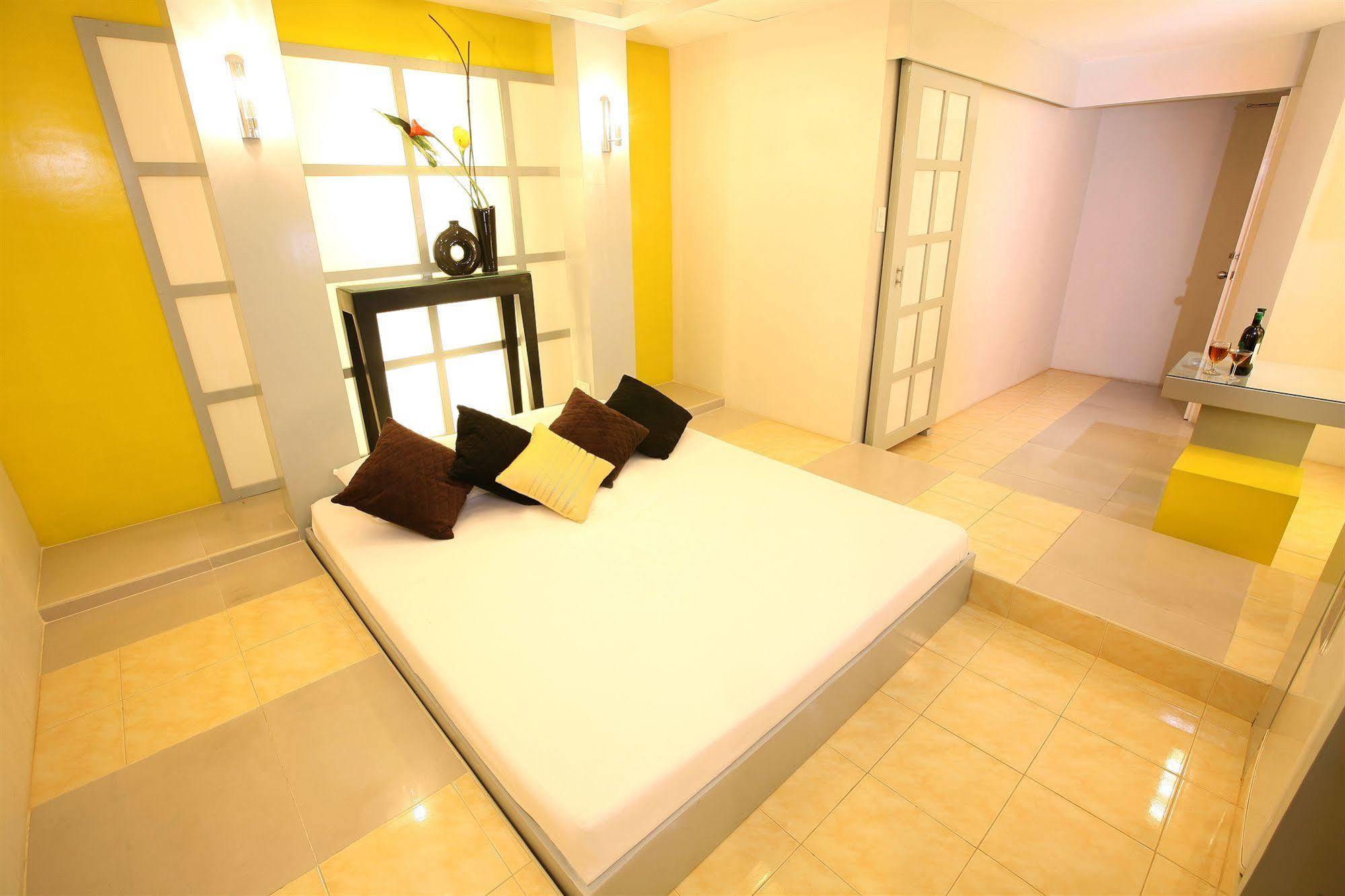 Мотель Victoria Court San Fernando Экстерьер фото